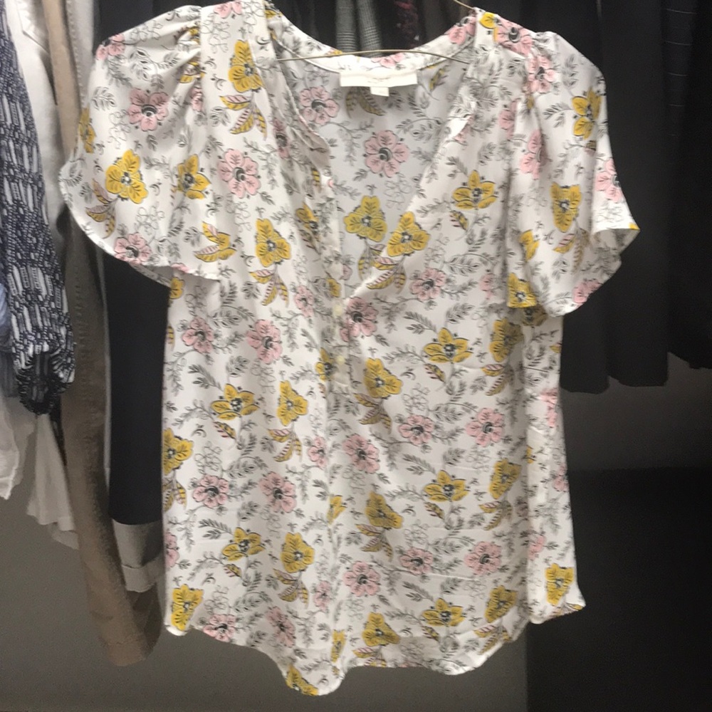 Super cute, Loft floral blouse